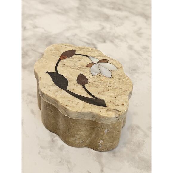 Vintage Trinket Box Hand Carved Stone Mother of Pearl FETCO Made in India - Picture 4 of 15